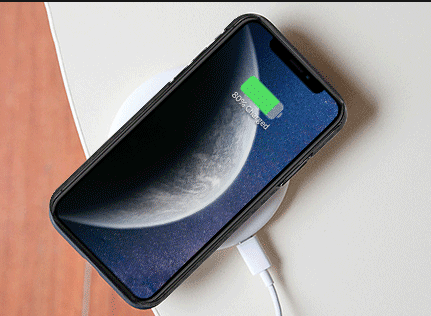 如何解决该iPhone停止充电80％