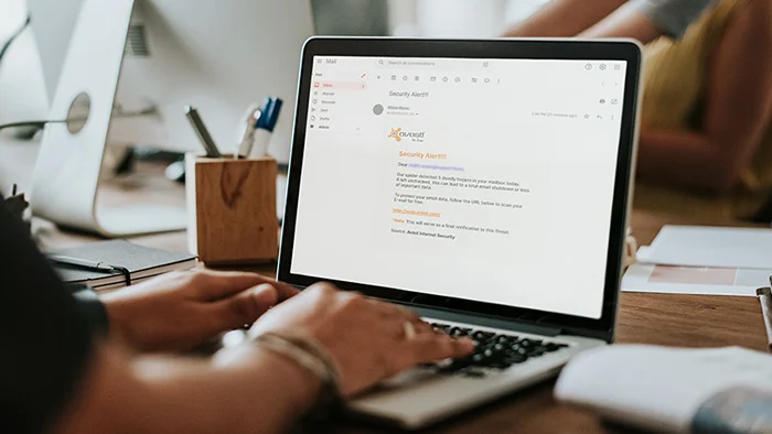 如何发现并避免来自 Avast 的虚假电子邮件