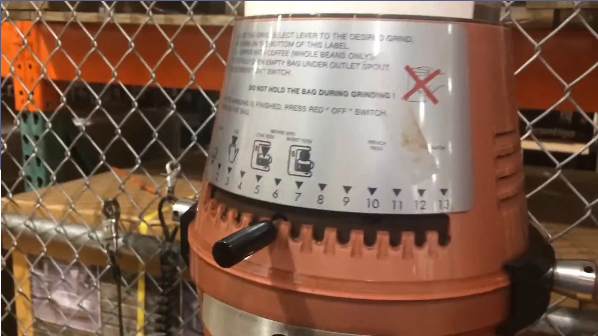 当成员滥用他们时，Costco从商店中取出咖啡磨