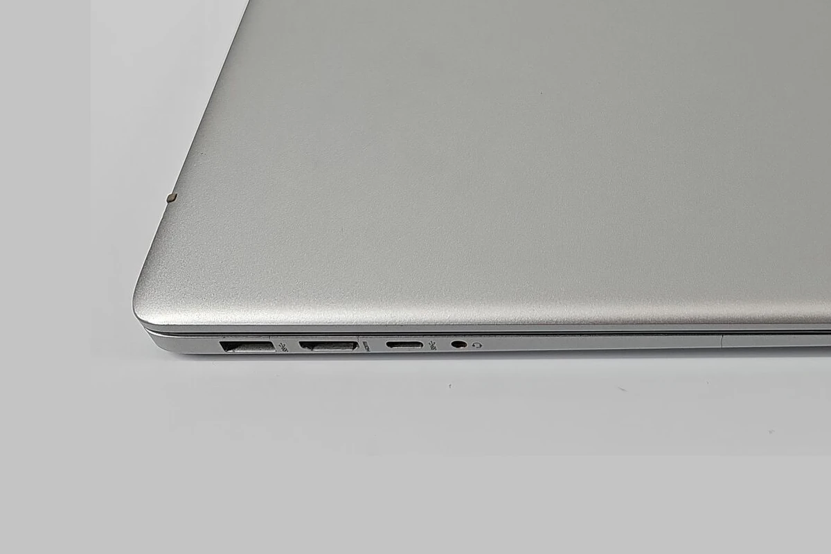 如何修复破损的USB C端口：专家维修指南