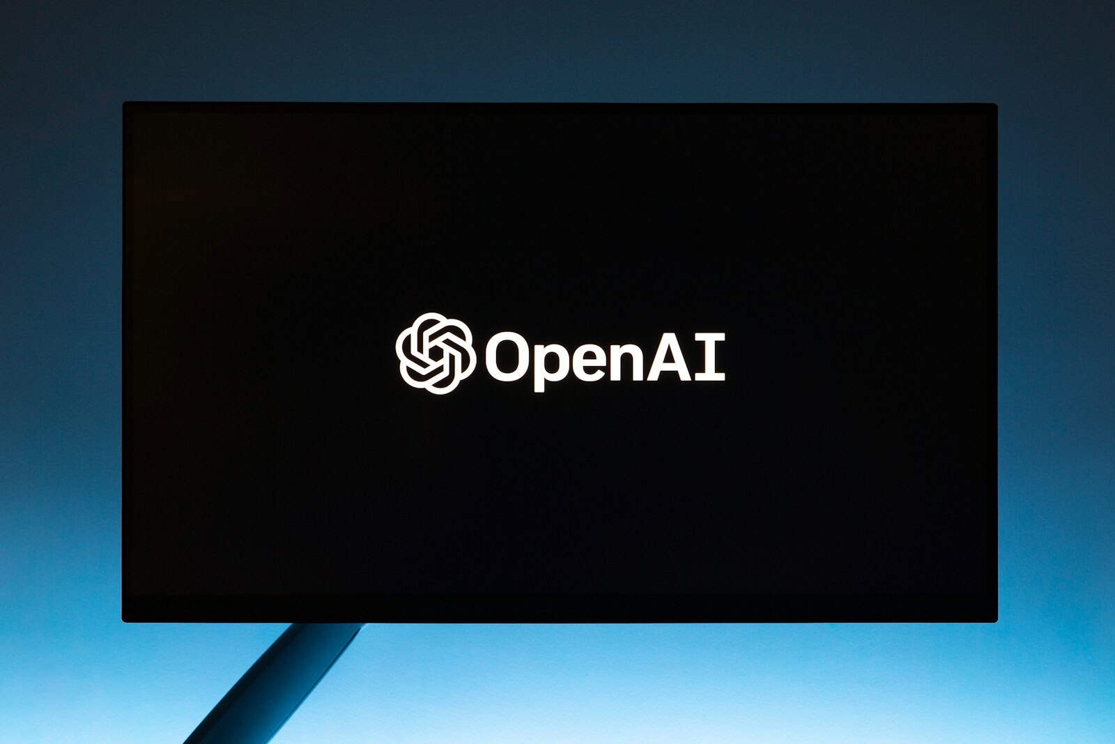 Openai和Jony Ive正在构建一个新的AI设备：这就是我们到目前为止所知道的