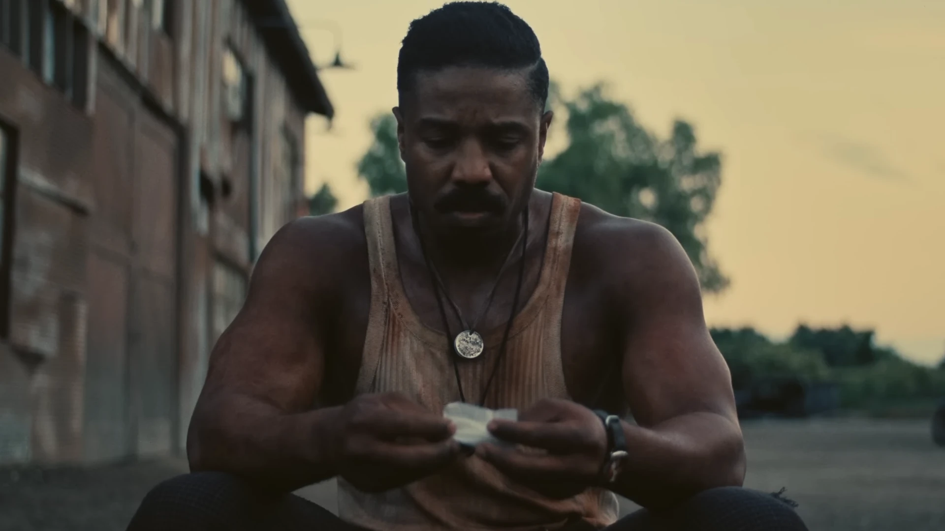 备受期待的迈克尔·乔丹（Michael B. Jordan）恐怖片《罪人》于4月18日到来