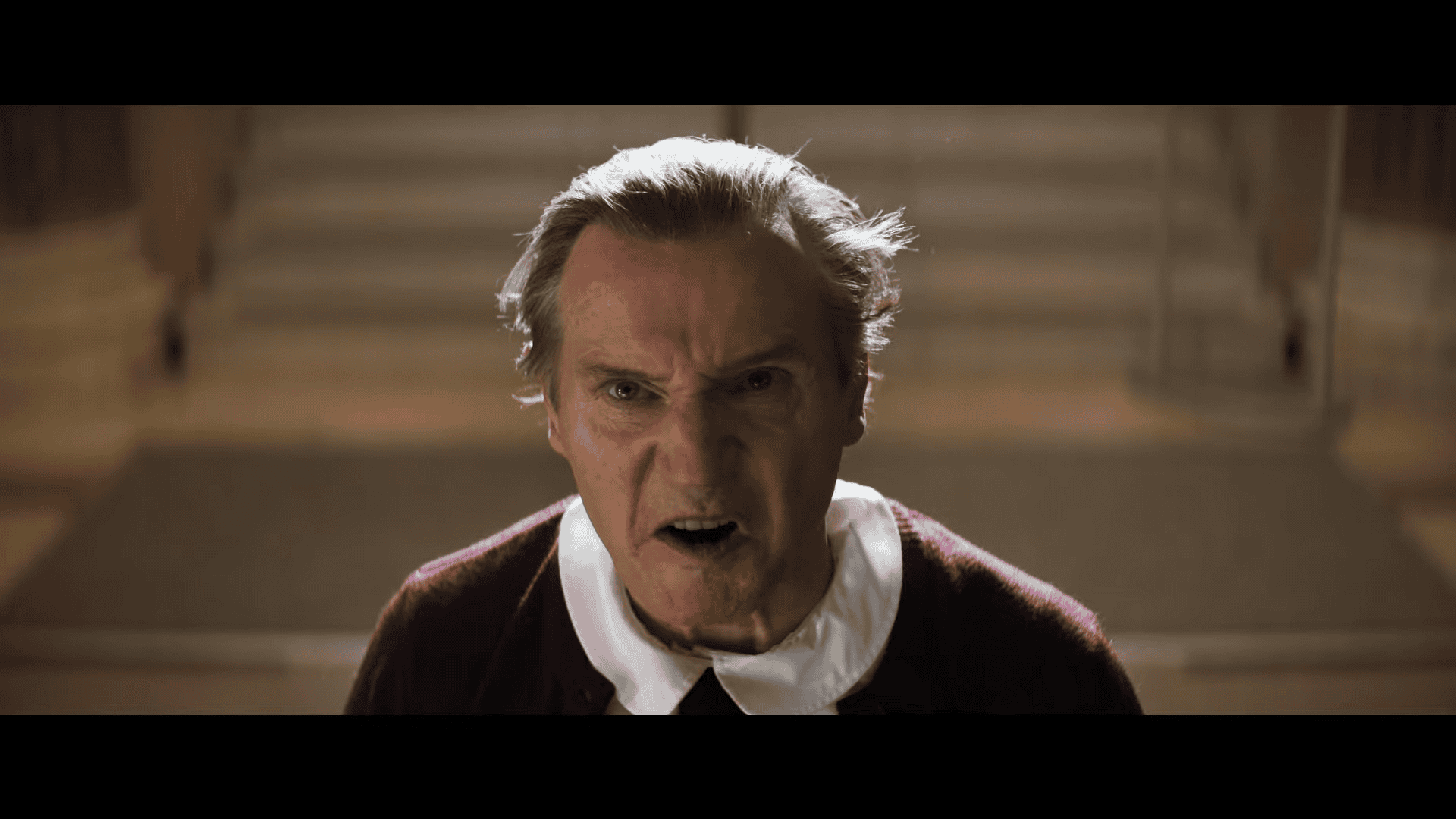 利亚姆·尼森（Liam Neeson）在热闹的裸枪重新启动中恢复了弗兰克·德雷宾（Frank Drebin）