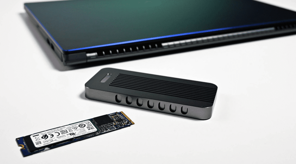 您應該購買現成的外部SSD還是自己建造？